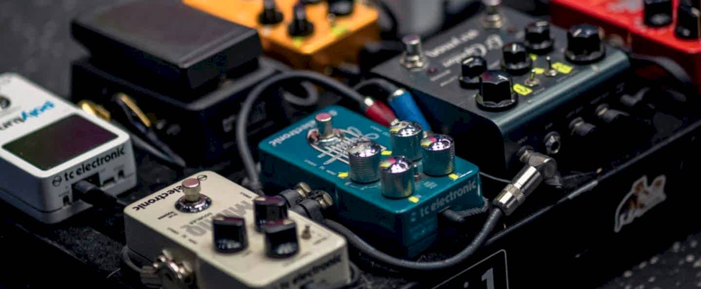 Analog Vs Digital Guitar Pedals