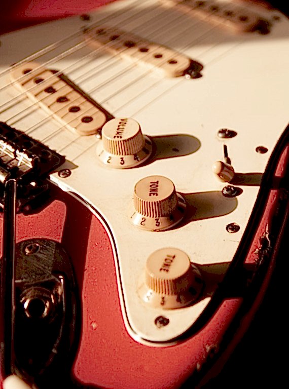 Stratocaster vs. Telecaster blog