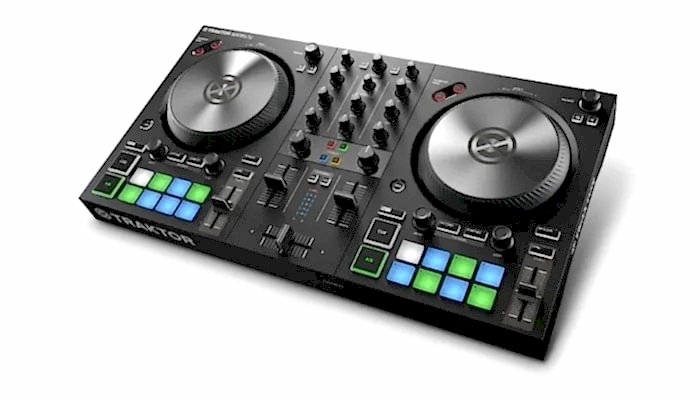 Native Instruments Traktor Kontrol S2 MK3 Native Instruments Traktor Kontrol S2 MK3